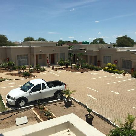 Hill View Inn Serowe Exterior photo