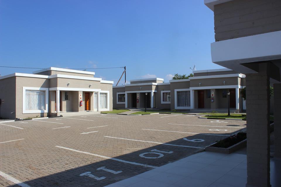 Hill View Inn Serowe Exterior photo